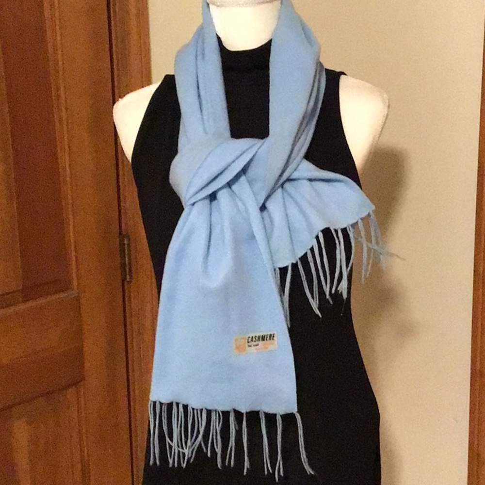 Cashmere FEEL Scarf NWOT